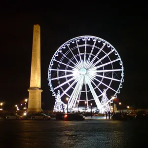 Champs-Elysees nuit illumines Paris avenue luxe
