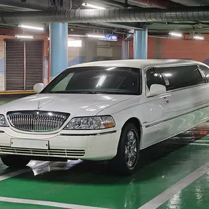 Lincoln Town Car Limousine Stretch
